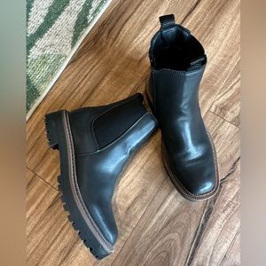 Sam Edelman laguna chelsea boots (like new)